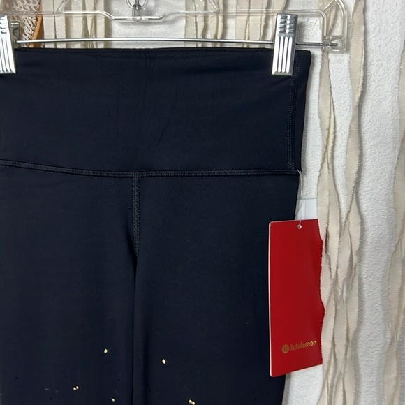 Lululemon NWT Speed Wunder Tight Luna New Year in Black Gold Size 2 - Picture 4 of 16